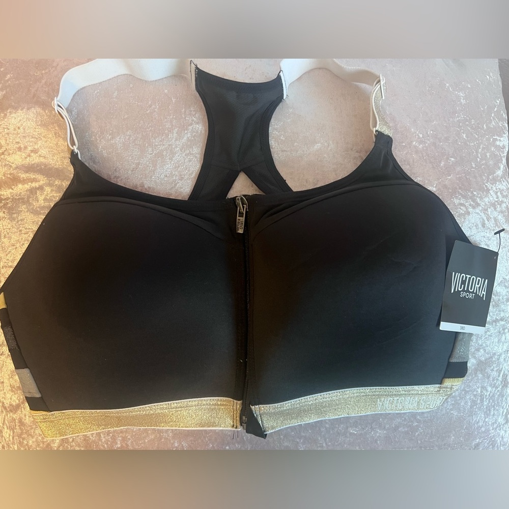 38D VSX sports bra NWT